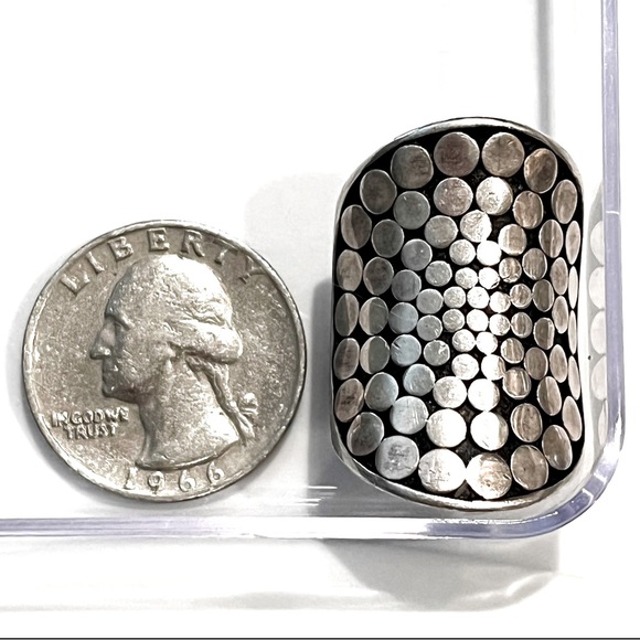 🗝 Sculpted Modern Dot Pattern 925 Sterling Silver ring - Picture 6 of 7